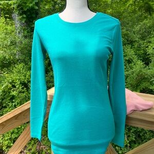 Eddie Bauer green long sleeve crew neck Top